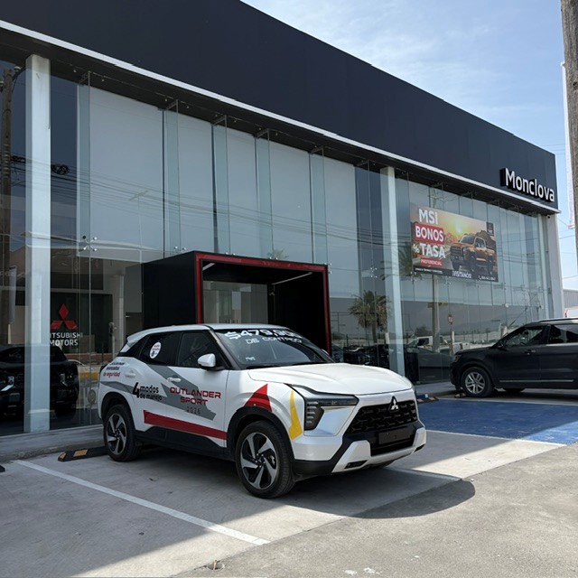 MITSUBISHI MONCLOVA